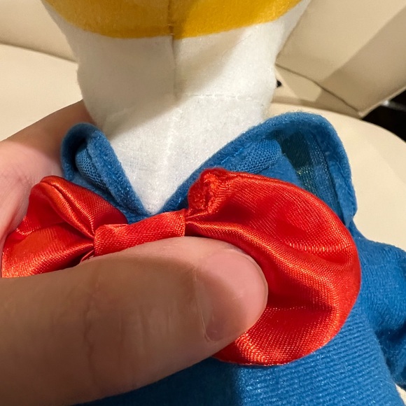 Disney Donald Duck Plush - Picture 5 of 6
